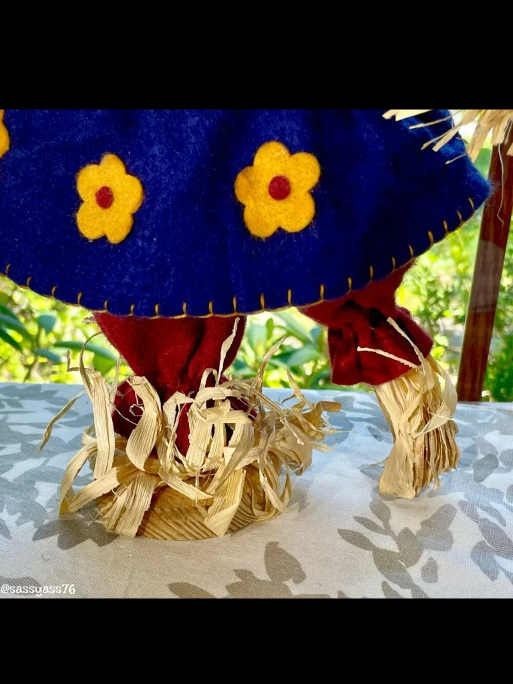 ▪️VTG▪️Three HANDCRAFTED 18.5" & 12.5" Straw Textile & Wood SCARECROW Figures - Picture 13 of 15